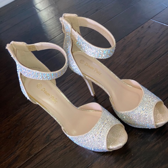 Heels - Picture 4 of 4